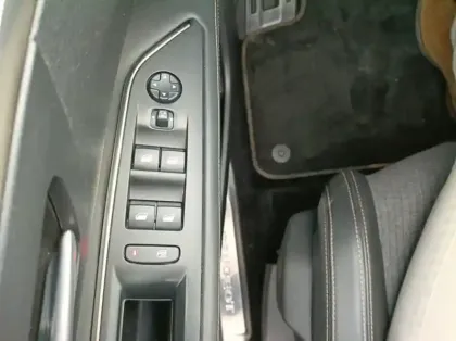 Photo 5 Peugeot 3008 1.2 PureTech 130ch GT Line S&S EAT8 6cv