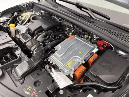 Photo 16 Renault Captur E-Tech 145 21 Intens 5p