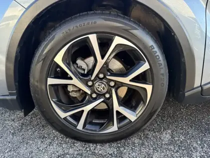 Photo 8 Toyota C-HR 122h Edition