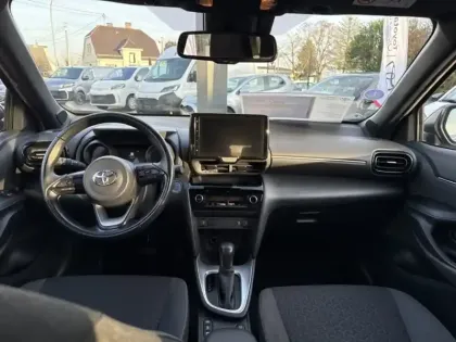 Photo 10 Toyota Yaris Hybride 116h Design