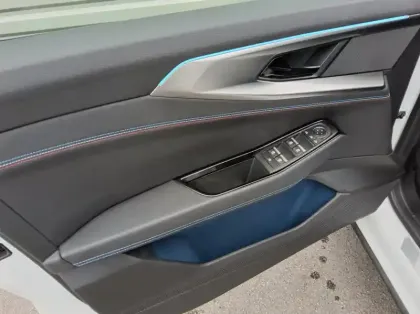 Photo 16 Renault Rafale Nouveau E-Tech full hybrid 200ch esprit Alpine