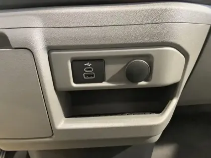 Photo 18 Ford Custom Gén. II Ph1 Limited 1