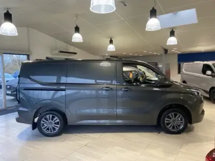 Photo 21 Ford Custom Gén. II Ph1 Limited 1