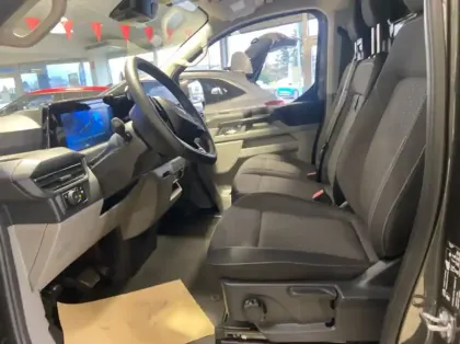 Photo 9 Ford Custom Gén. II Ph1 Limited 1