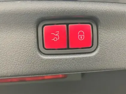 Photo 15 Mercedes Classe C Gén. V (W206) Ph1 Avantgarde Line 4