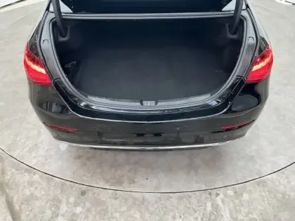 Photo 8 Mercedes Classe C Gén. V (W206) Ph1 Avantgarde Line 4