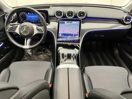 Photo 9 Mercedes Classe C Gén. V (W206) Ph1 Avantgarde Line 4