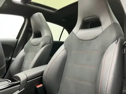 Photo 12 Mercedes Classe A 200 d AMG Line