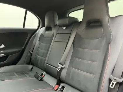 Photo 13 Mercedes Classe A 200 d AMG Line