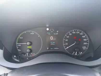 Photo 15 Toyota Yaris Hybride 116h Dynamic