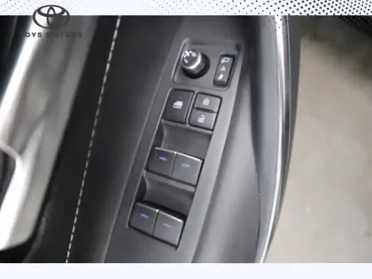 Photo 11 Toyota Corolla Hybride 184h Design