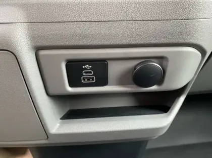 Photo 16 Ford Custom Gén. II Ph1 Limited 1