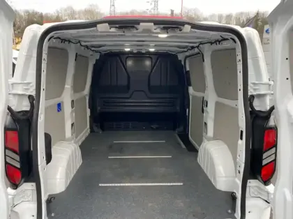 Photo 10 Ford Custom Gén. II Ph1 Limited 1