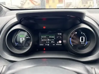 Photo 16 Toyota Yaris Hybride 116h Design