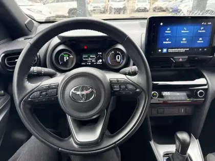 Photo 11 Toyota Yaris Hybride 116h Design