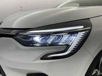 Photo 84 Renault Clio Gén. V (BJA) Ph1 Intens 5