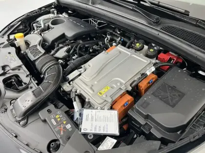 Photo 21 Renault Clio  E-Tech full hybrid 145