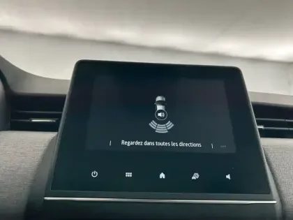 Photo 14 Renault Clio  E-Tech full hybrid 145