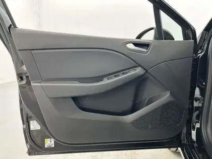 Photo 19 Renault Clio  E-Tech full hybrid 145