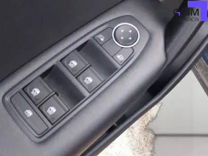 Photo 82 Renault Captur  TCe 140 - 21