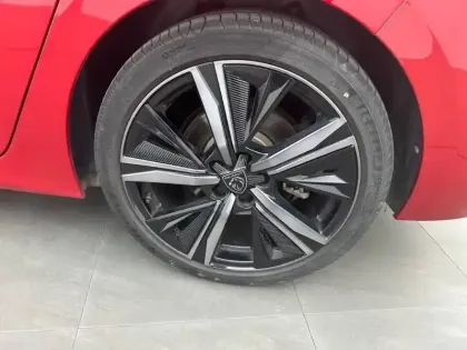 Photo 12 Peugeot 308  PHEV 225 e-EAT8