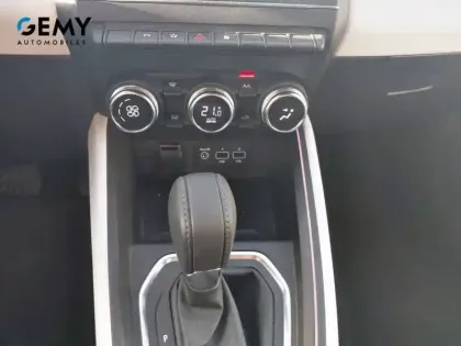 Photo 60 Renault Clio  E-Tech full hybrid 145