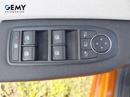 Photo 53 Renault Clio  E-Tech full hybrid 145