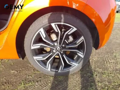 Photo 10 Renault Clio  E-Tech full hybrid 145