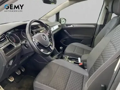 Photo 25 Volkswagen Touran Gén. III Ph1 Connect 5