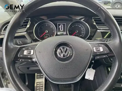 Photo 32 Volkswagen Touran Gén. III Ph1 Connect 5