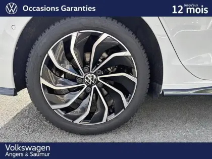 Photo 32 Volkswagen Golf  1.5 eTSI OPF 130 DSG7