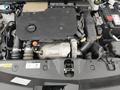 Photo 27 Peugeot 2008 Gén. II Ph1 NG GT 5