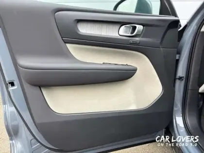 Photo 16 Volvo Xc40  B3 163 ch DCT7