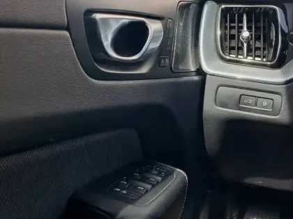 Photo 35 Volvo Xc60  T8 AWD Hybride rechargeable 310 ch+145 ch Geartronic 8