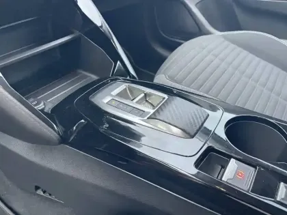 Photo 17 Peugeot 208  Electrique 50 kWh 136ch