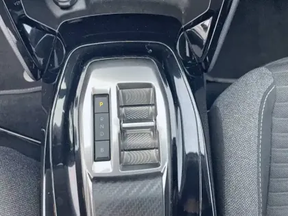 Photo 18 Peugeot 208  Electrique 50 kWh 136ch