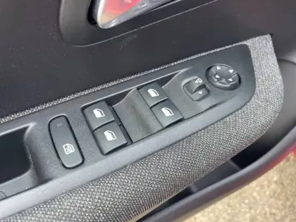 Photo 48 Peugeot 208 Gén. II Ph1 NG Style 5