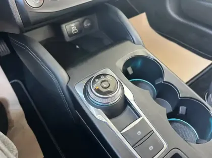 Photo 7 Ford Focus Gén. IV Ph2 Titanium X Business 5