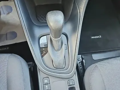 Photo 7 Mazda 2 Hybrid 1.5 116ch Pure