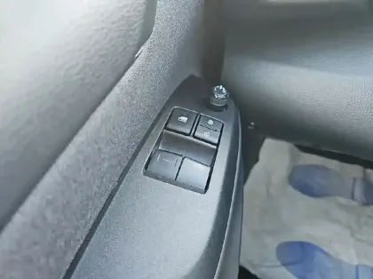 Photo 5 Mazda 2 Hybrid 1.5 116ch Pure