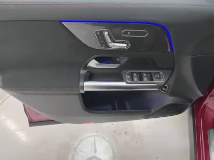 Photo 10 Mercedes GLA 180 AMG Line