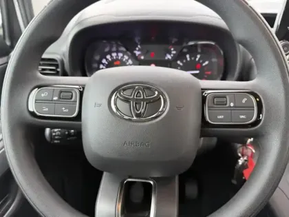 Photo 13 Toyota Proace 1.5 MEDIUM 100 D-4D DYNAMIC NAV 7 PLACES