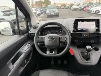 Photo 16 Toyota Proace 1.5 MEDIUM 100 D-4D DYNAMIC NAV 7 PLACES