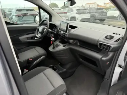 Photo 11 Toyota Proace 1.5 MEDIUM 100 D-4D DYNAMIC NAV 7 PLACES