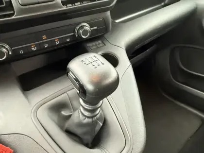 Photo 20 Toyota Proace 1.5 MEDIUM 100 D-4D DYNAMIC NAV 7 PLACES