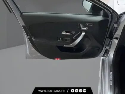 Photo 11 Mercedes Classe A 200 d AMG Line