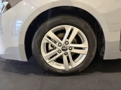 Photo 14 Toyota Corolla Hybride 122h Dynamic