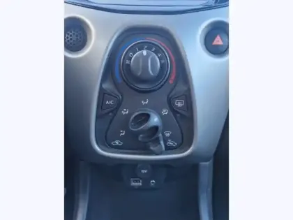 Photo 17 Toyota Aygo 1.0 VVT-i x-play