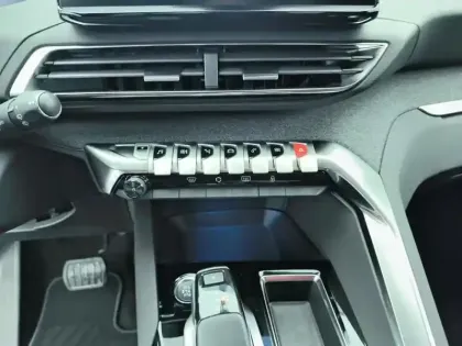 Photo 12 Peugeot 3008  Hybrid 225 e-EAT8 Roadtrip