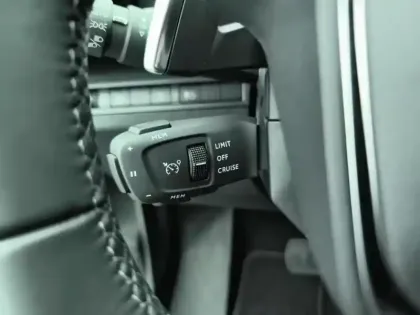 Photo 17 Peugeot 3008  Hybrid 225 e-EAT8 Roadtrip